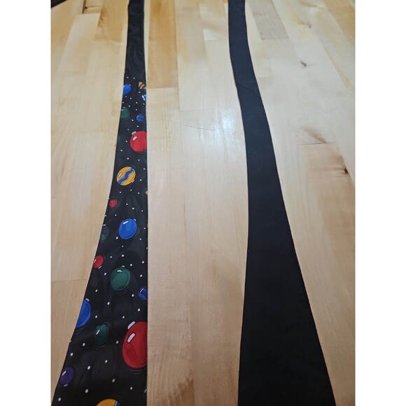 Lot Of 2 Specialties Hallmark Santa Playing Golf Tie's - Picture 5 of 12